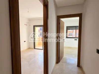 Charmant appartement vide à Semlalia