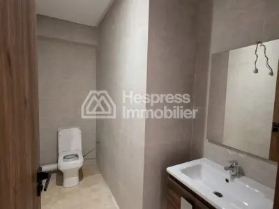 Charmant appartement vide à Semlalia