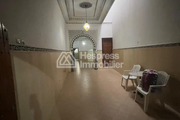Grand Riad a vendre titré