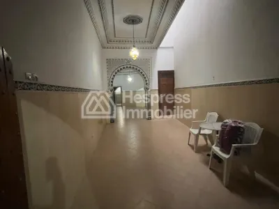 Grand Riad a vendre titré