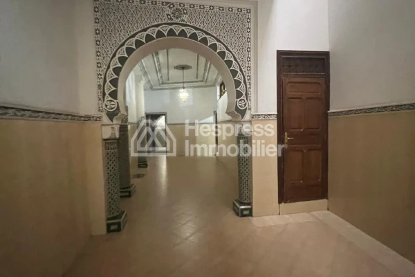 Grand Riad a vendre titré