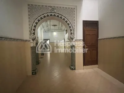 Grand Riad a vendre titré