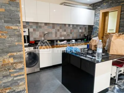 Furnished apartment with 3 bedrooms and large terrace in Gueliz