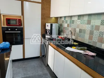 Furnished apartment with 3 bedrooms and large terrace in Gueliz