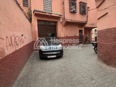 Grand Riad a vendre titré
