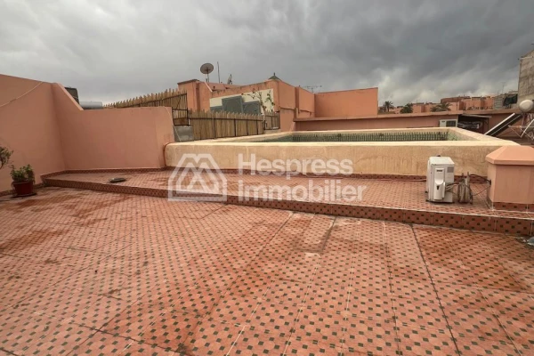 Grand Riad a vendre titré