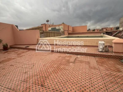 Grand Riad a vendre titré