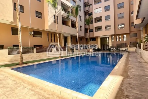 Three-bedroom apartment in a residence with a pool