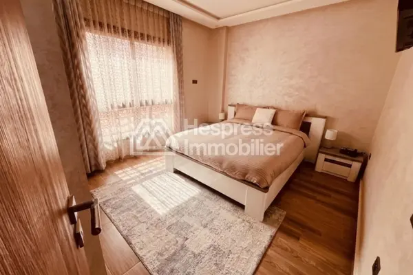 Three-bedroom apartment in a residence with a pool