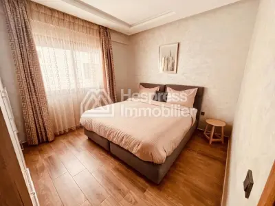شقة بثلاث غرف نوم في مجمع سكني مزود بمسبح