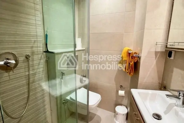 Three-bedroom apartment in a residence with a pool