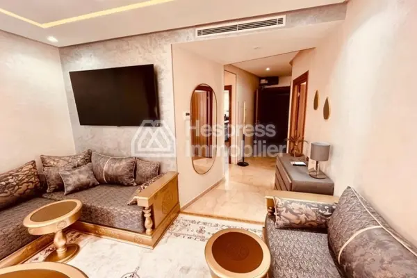 Three-bedroom apartment in a residence with a pool