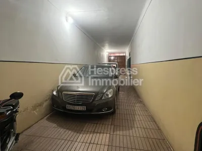 Grand Riad a vendre titré