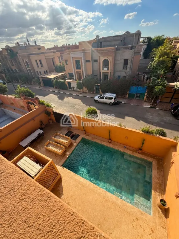 Magnifique villa avec 5 suites, jardin et piscine.