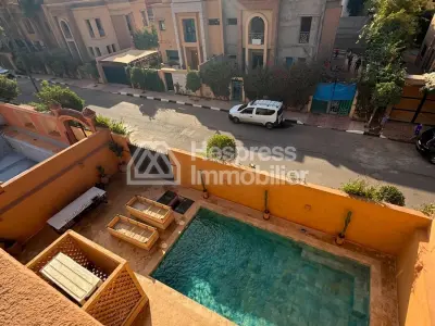 Magnifique villa avec 5 suites, jardin et piscine.