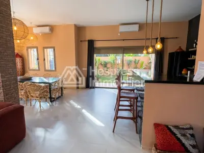 Magnifique villa avec 5 suites, jardin et piscine.