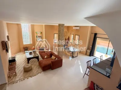 Magnifique villa avec 5 suites, jardin et piscine.