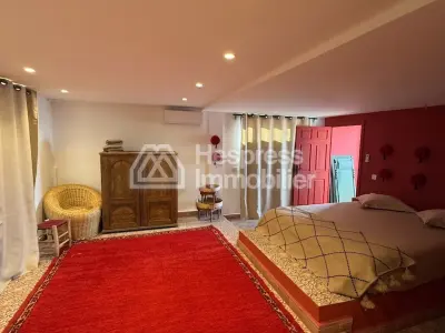 Magnifique villa avec 5 suites, jardin et piscine.