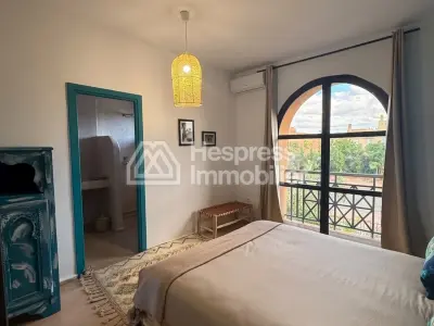 Magnifique villa avec 5 suites, jardin et piscine.
