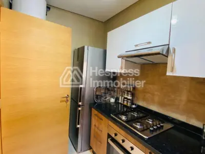 Appartement de plain-pied meublé avec goût dans une résidence avec piscine