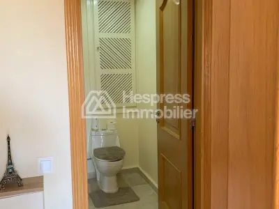 Apartment for sale on Route Casablanca. Total area 90 m². Parking and garden