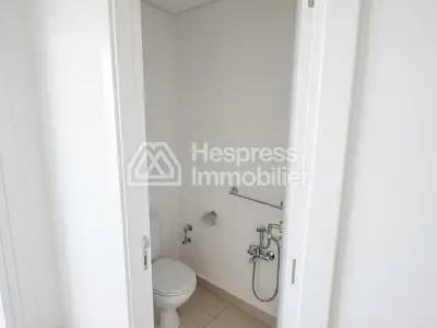 Vente d'un appartement à Route de Ouarzazate. Surface totale 73 m². Système de parabole et résidence sécurisée