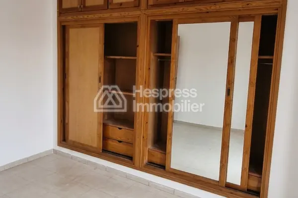 Bel appartement en VENTE à massira 3.3 pièces conf