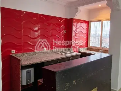 Bel appartement en VENTE à massira 3.3 pièces conf