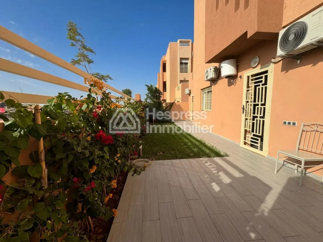 Location d'un appartement à Route Amizmiz. Surface totale 65 m². Bien meublé
