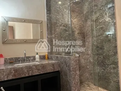 فيلا فاخرة للإيجار في سيدي يوسف. 6 غرف مريحة. مفروشة.