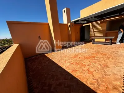 فيلا فاخرة للإيجار في سيدي يوسف. 6 غرف مريحة. مفروشة.