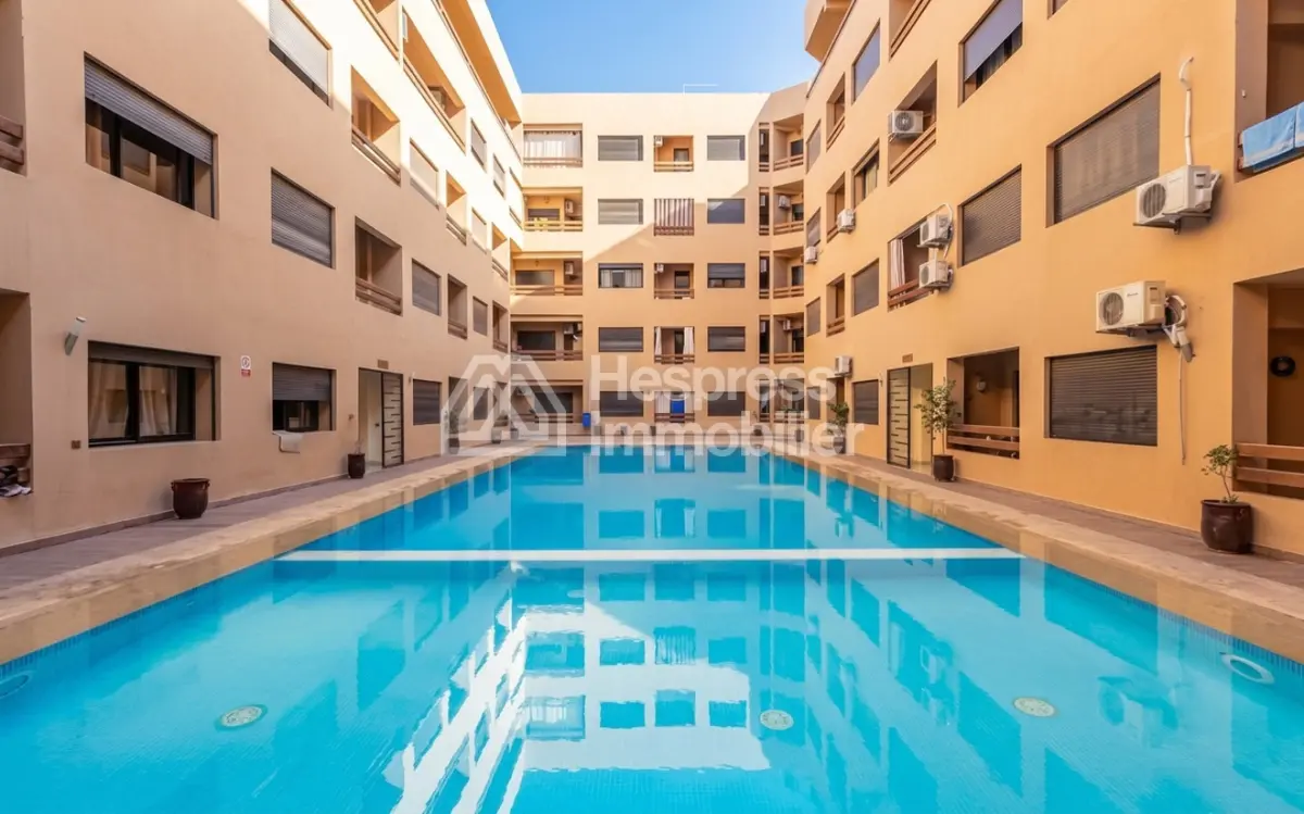 Très bel appartement en Vente à Guéliz. 4 grandes pièces. Concierge et piscine