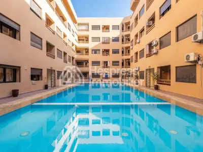 Très bel appartement en Vente à Guéliz. 4 grandes pièces. Concierge et piscine
