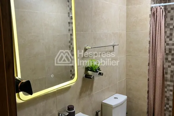 Très bel appartement en Vente à Guéliz. 4 grandes pièces. Concierge et piscine
