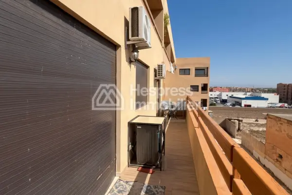 Très bel appartement en Vente à Guéliz. 4 grandes pièces. Concierge et piscine