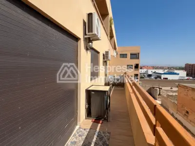 Très bel appartement en Vente à Guéliz. 4 grandes pièces. Concierge et piscine