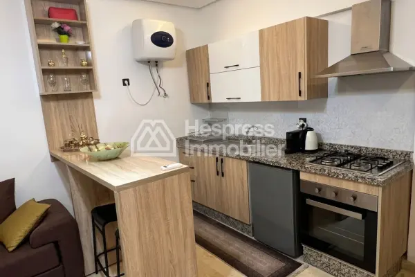 Très bel appartement en Vente à Guéliz. 4 grandes pièces. Concierge et piscine