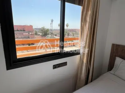 Très bel appartement en Vente à Guéliz. 4 grandes pièces. Concierge et piscine