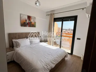 Très bel appartement en Vente à Guéliz. 4 grandes pièces. Concierge et piscine