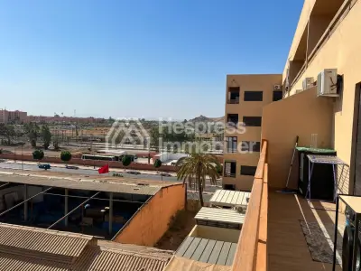 Très bel appartement en Vente à Guéliz. 4 grandes pièces. Concierge et piscine